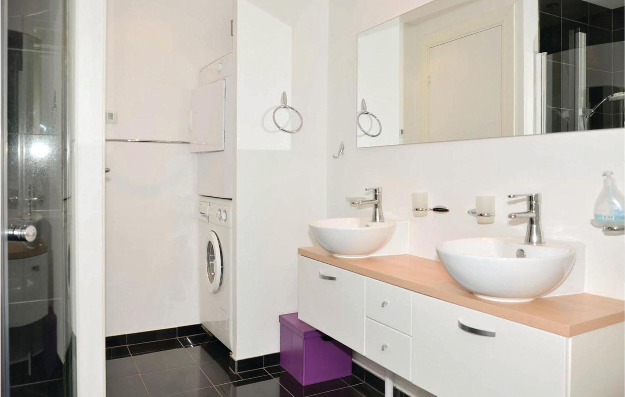 Nice Home In Sunne With Jacuzzi Alvsatern Екстериор снимка