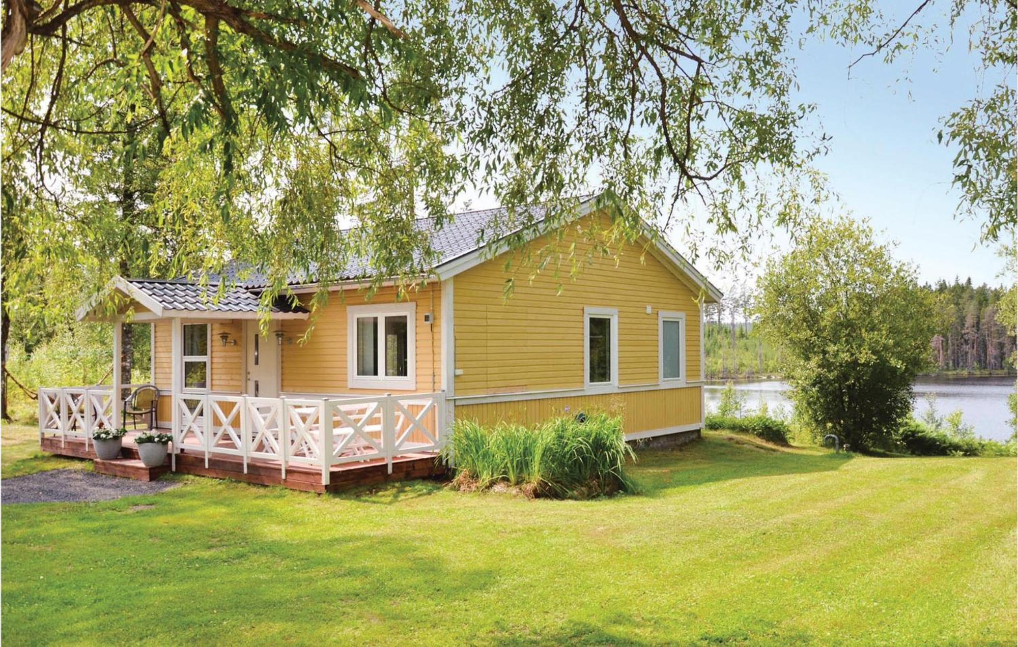 Nice Home In Sunne With Jacuzzi Alvsatern Екстериор снимка