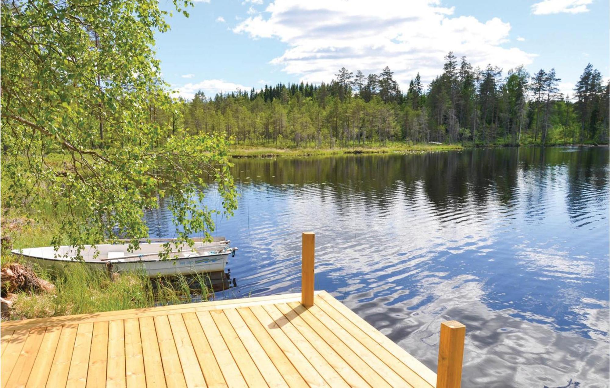 Nice Home In Sunne With Jacuzzi Alvsatern Екстериор снимка